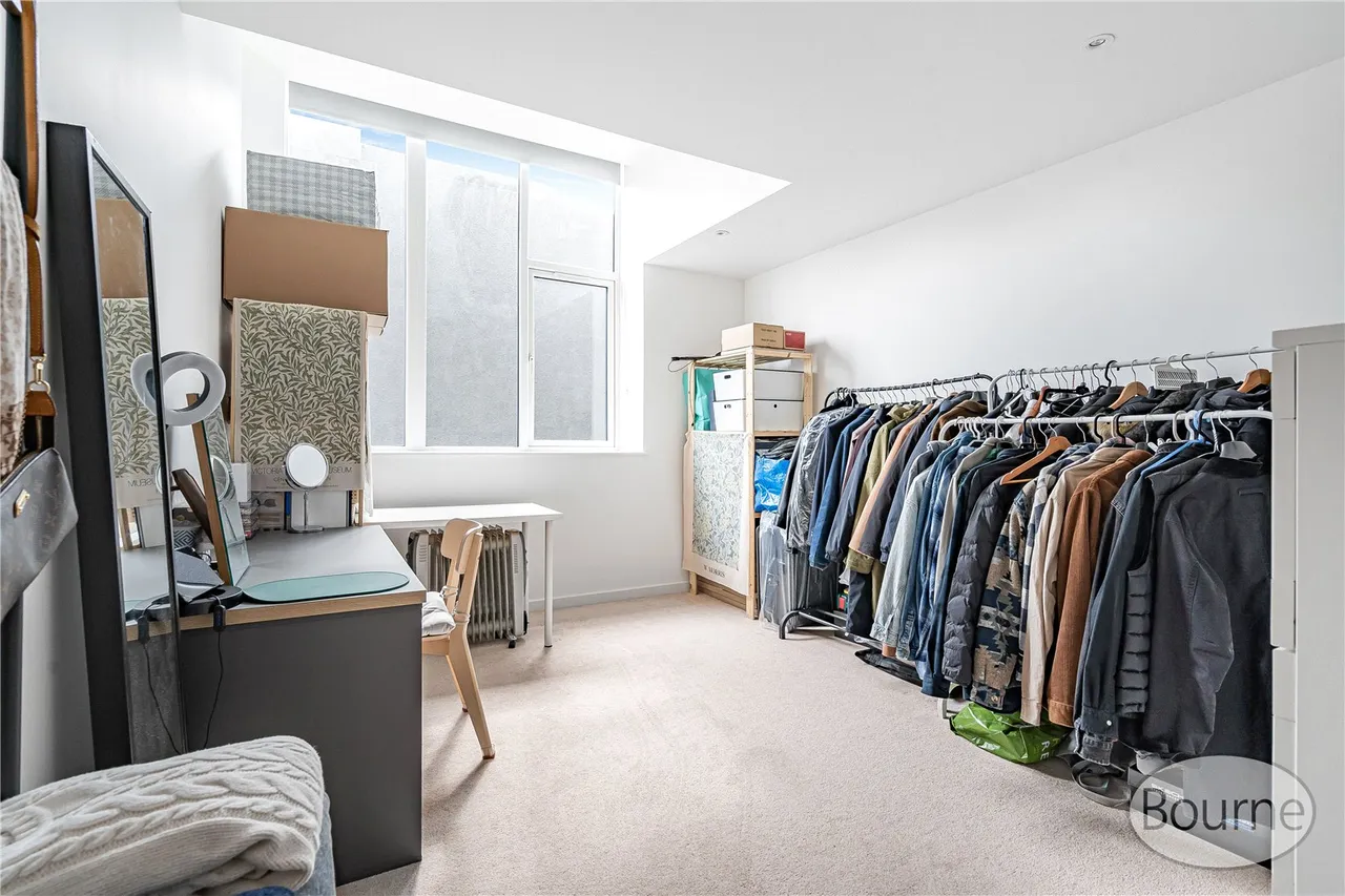 Chertsey Road, Woking, GU21, photo 7