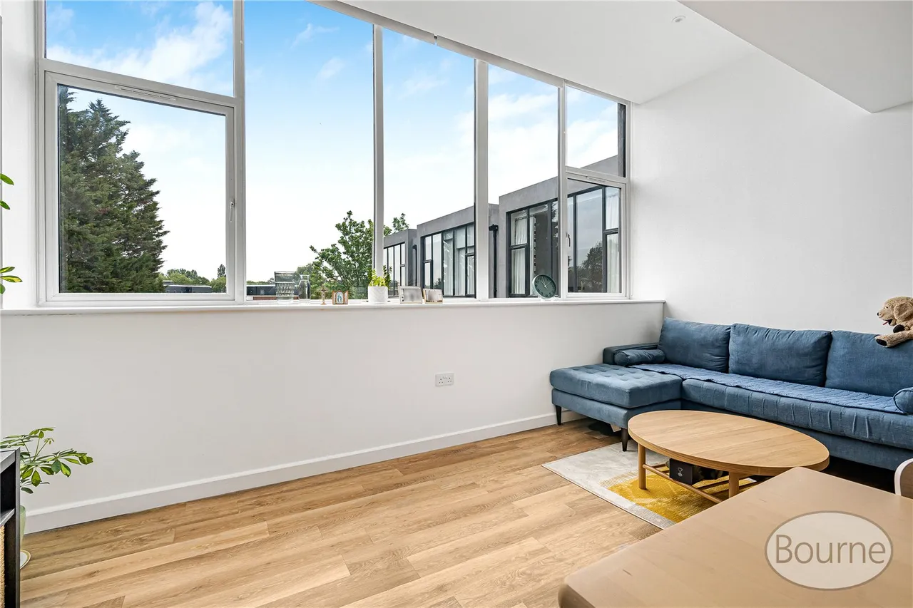Chertsey Road, Woking, GU21, photo 10