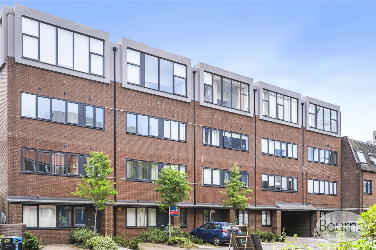 Chertsey Road, Woking, GU21, photo 19