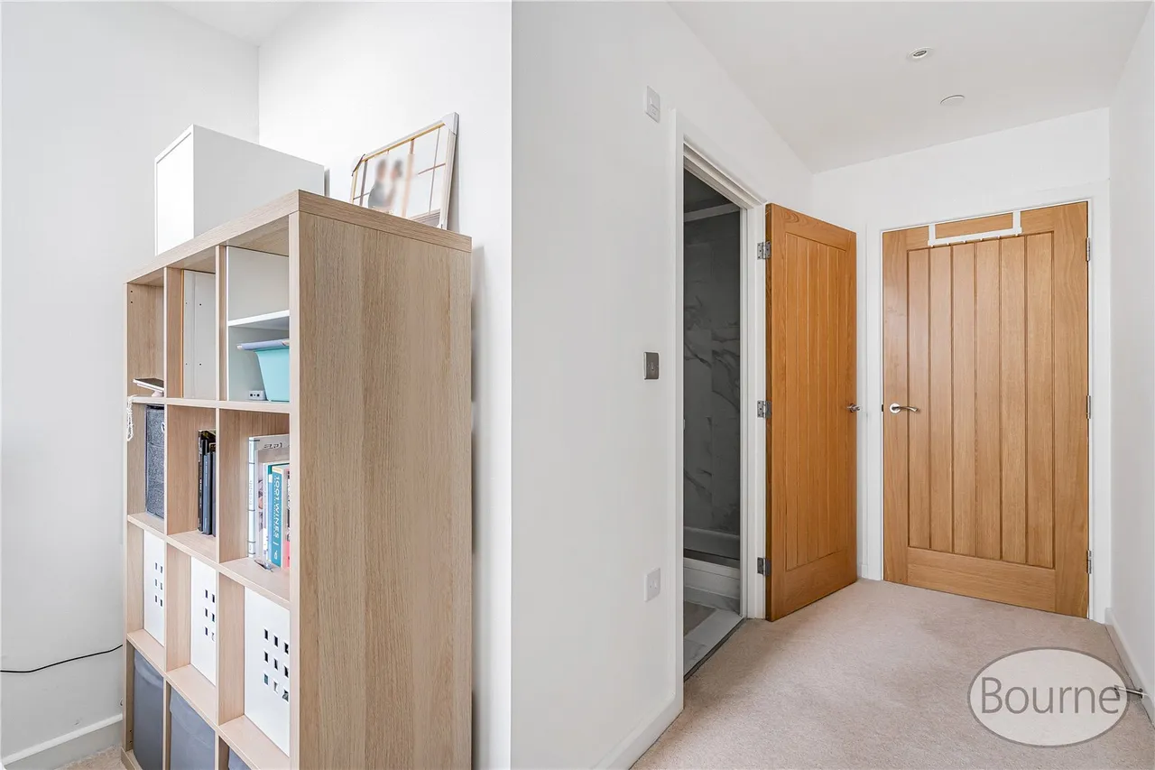 Chertsey Road, Woking, GU21, photo 15