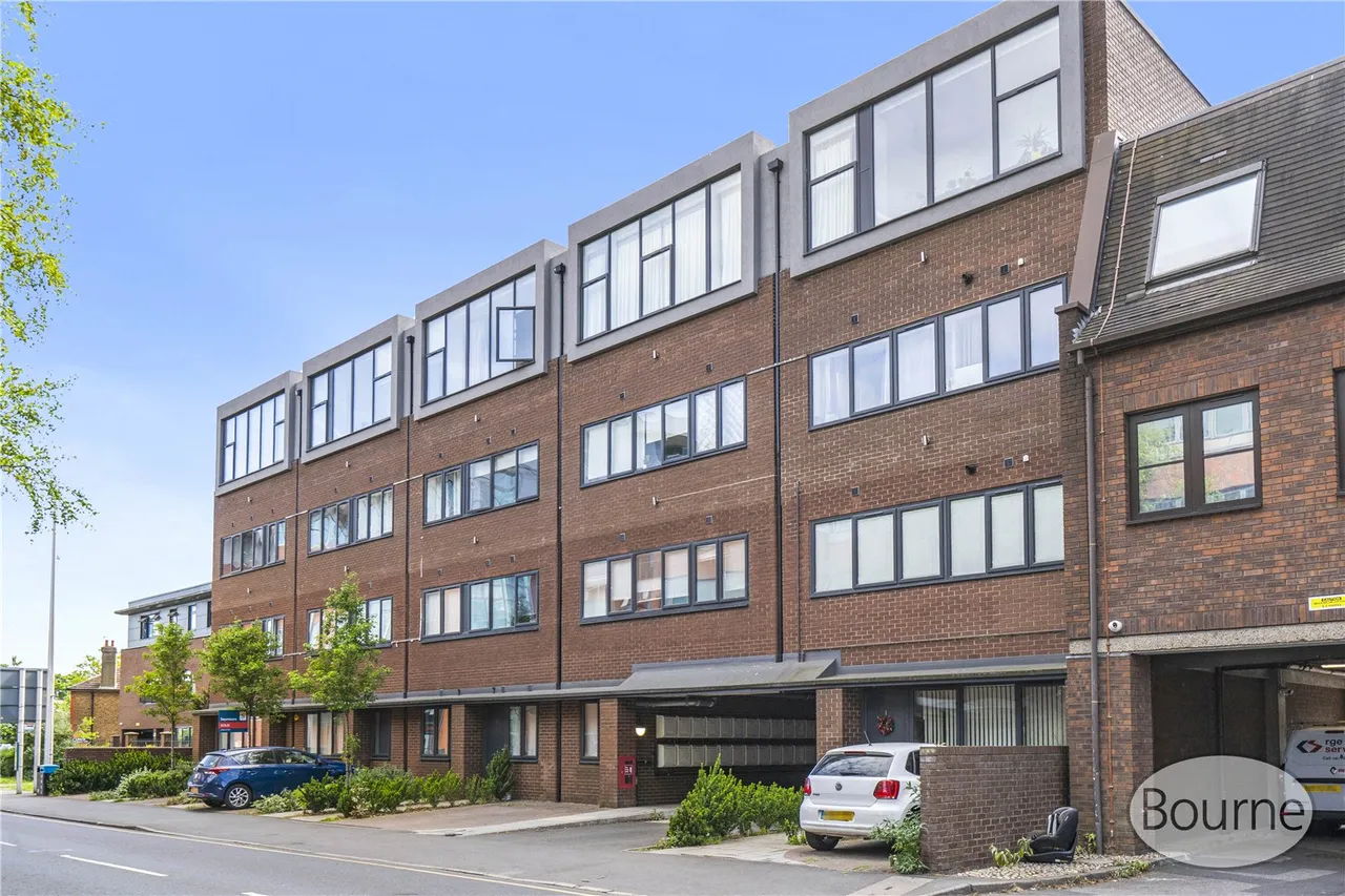 Chertsey Road, Woking, GU21, photo 16