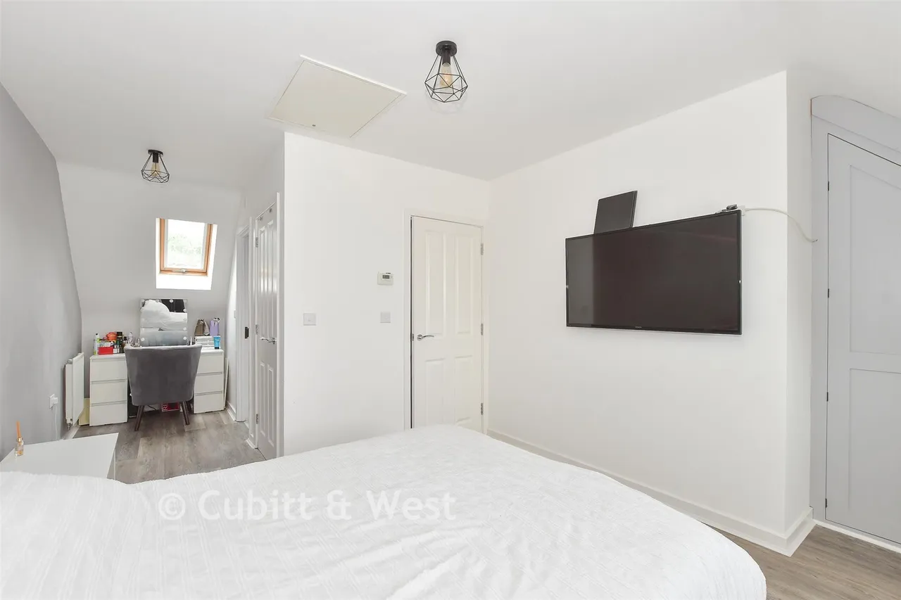 Somerley Drive, Forge Wood, RH10, photo 8