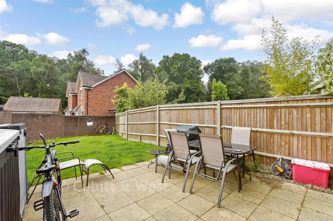 Somerley Drive, Forge Wood, RH10, photo 16