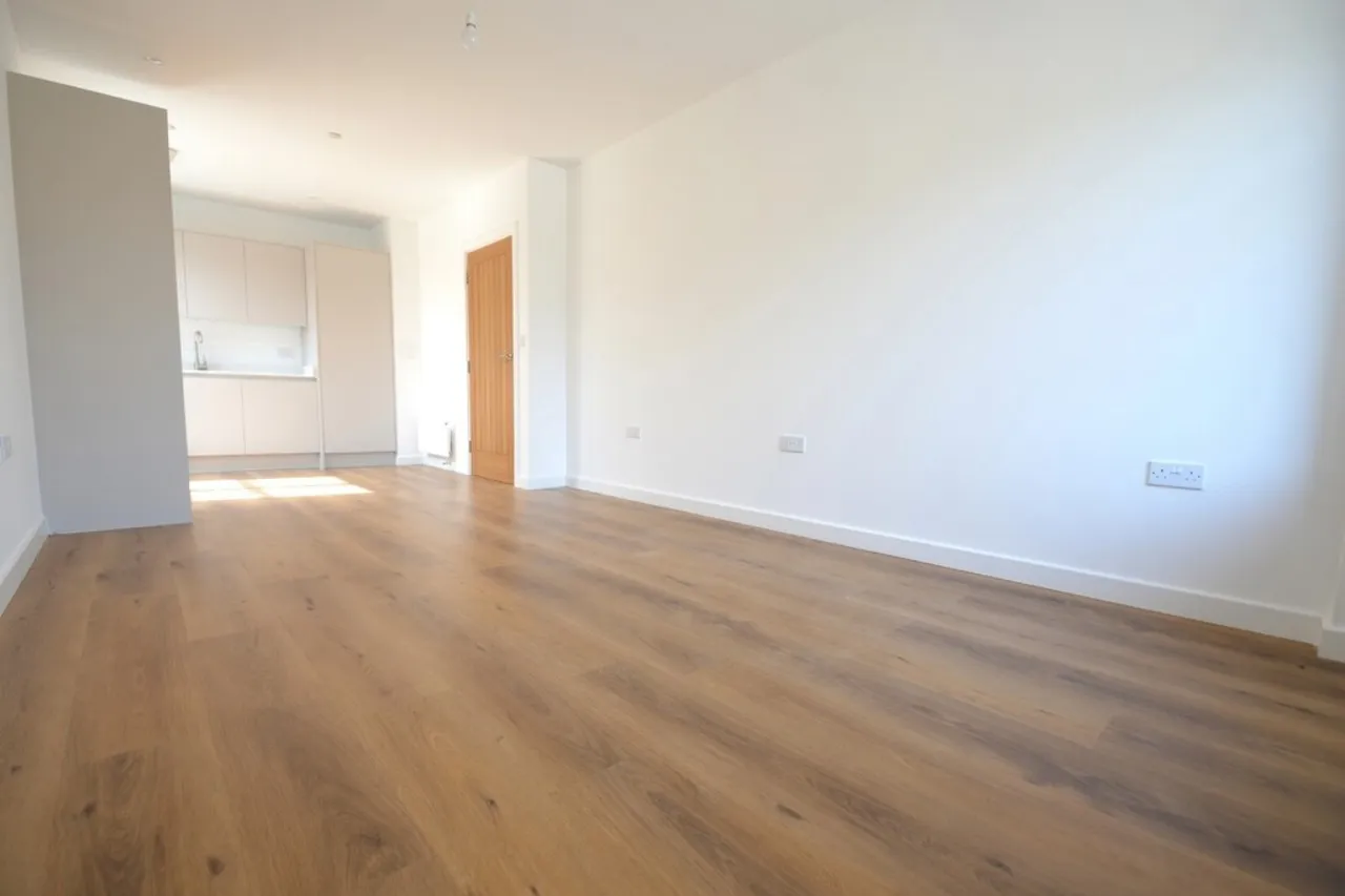 1 bed flat to rent, The Causeway, Staines-upon-Thames