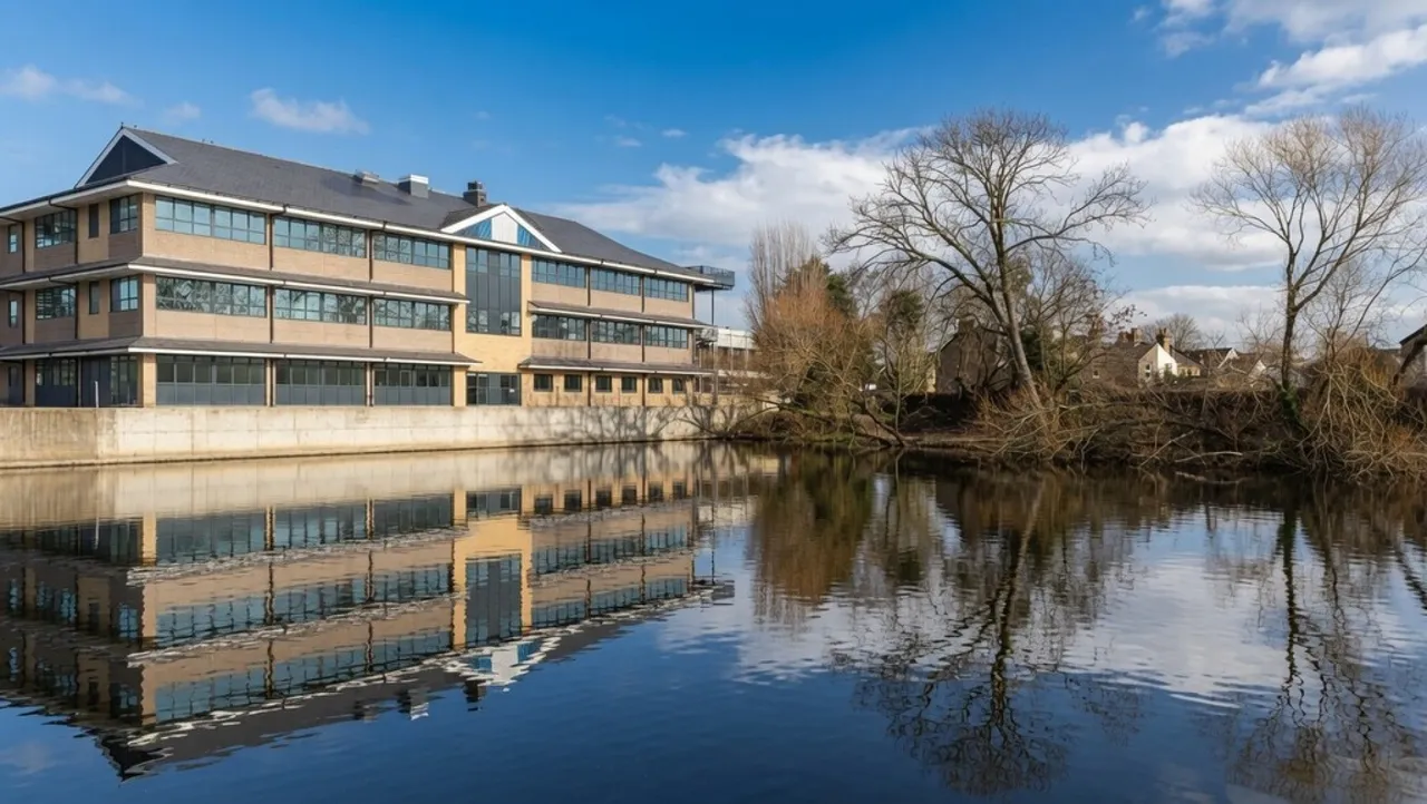 The Causeway, Staines-upon-Thames, photo 5