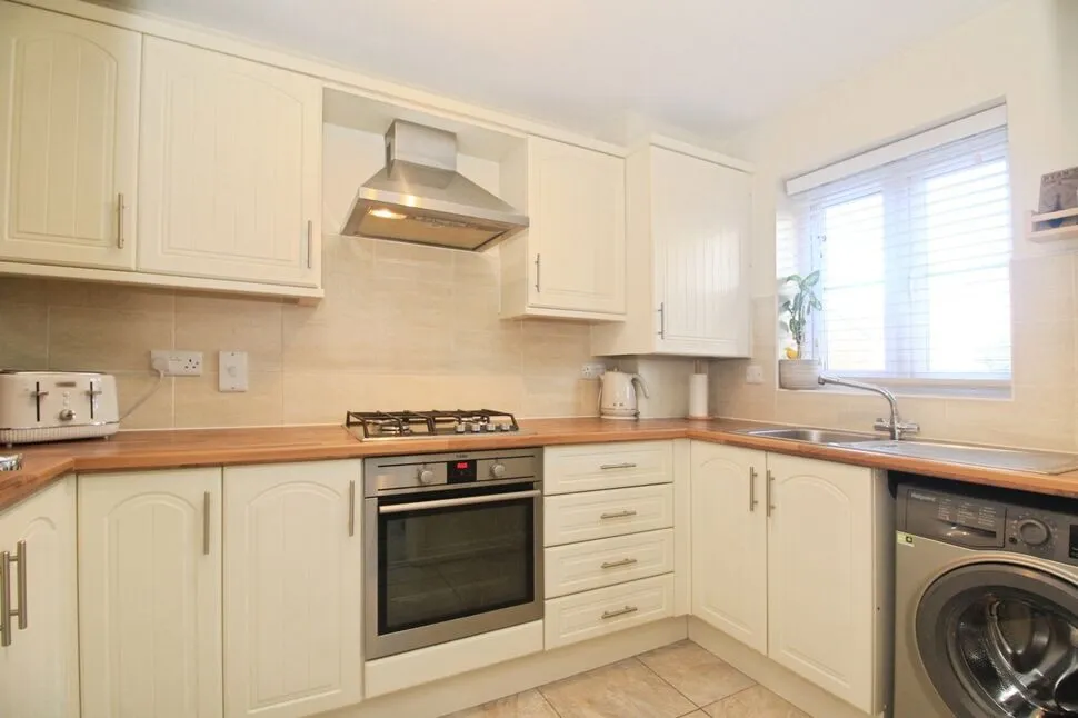 Oronsay Close, Hinckley, LE10, photo 3