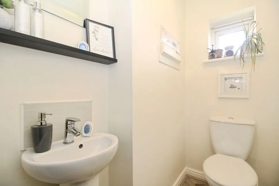 Oronsay Close, Hinckley, LE10, photo 5