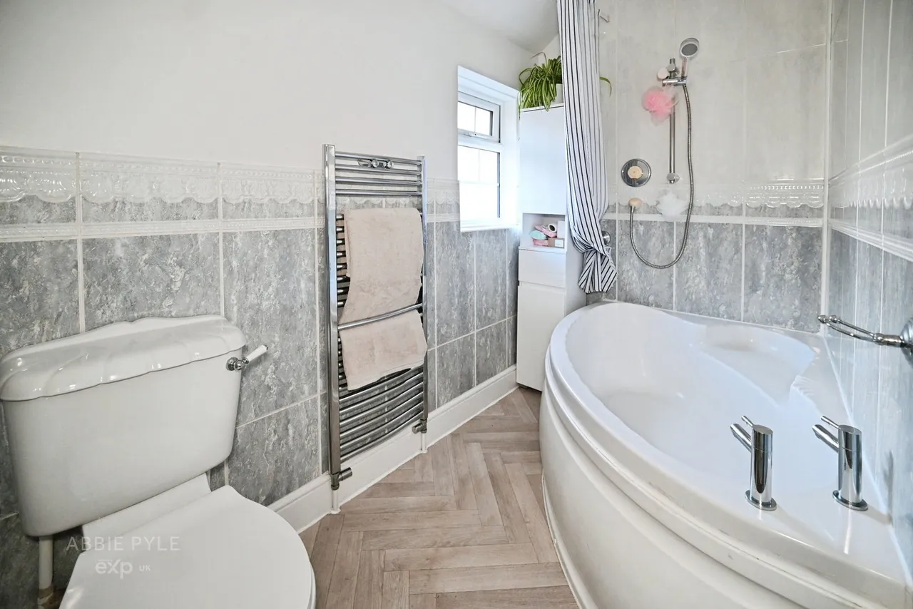 Sycamore Road, Strood, ME2, photo 13