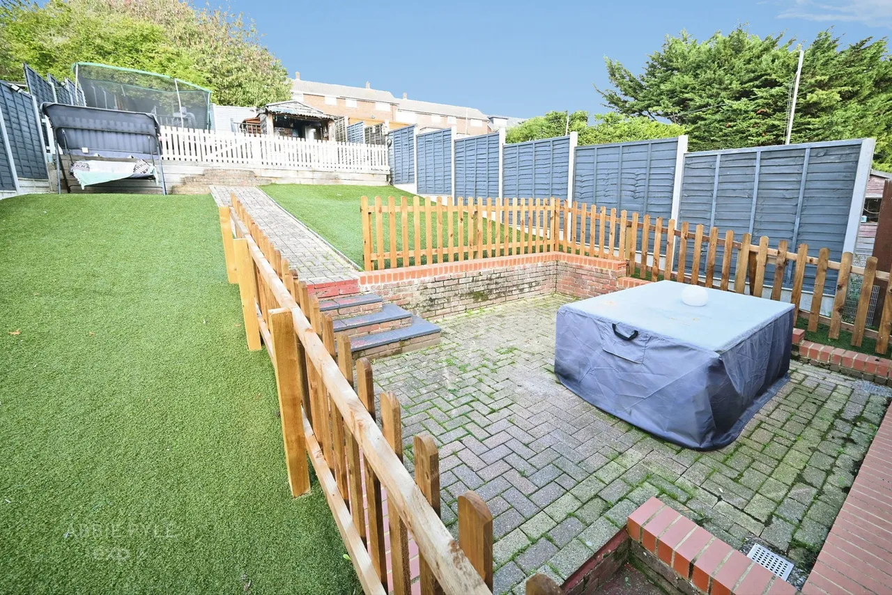 Sycamore Road, Strood, ME2, photo 15