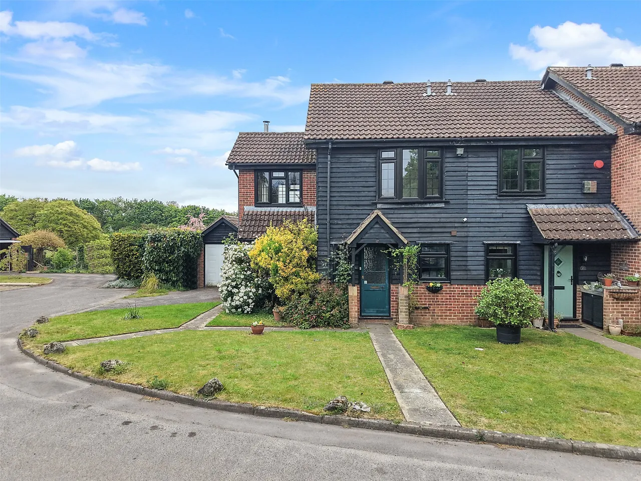 Barleymow Court, Betchworth, RH3, photo 2