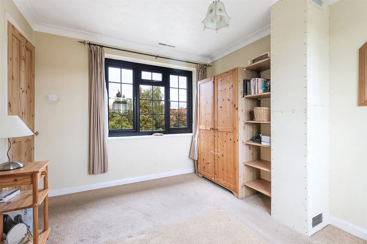 Barleymow Court, Betchworth, RH3, photo 10
