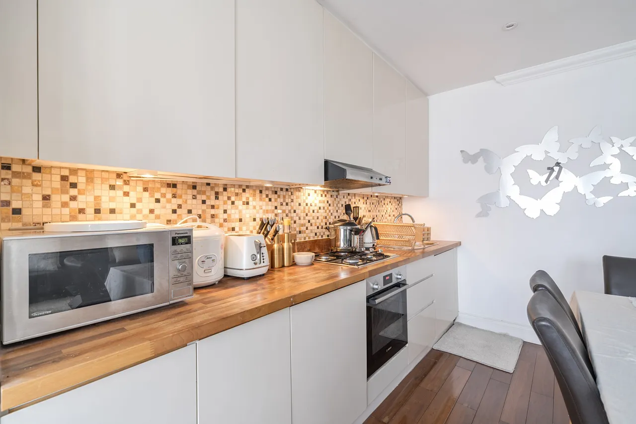 Flat 2, 68 Greyhound Lane, London, photo 11