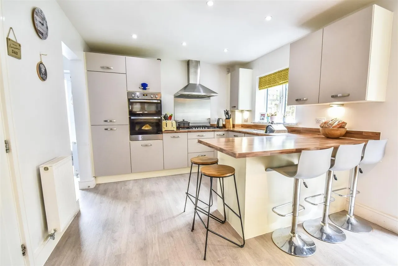 Budding Way, Dursley, GL11, photo 9