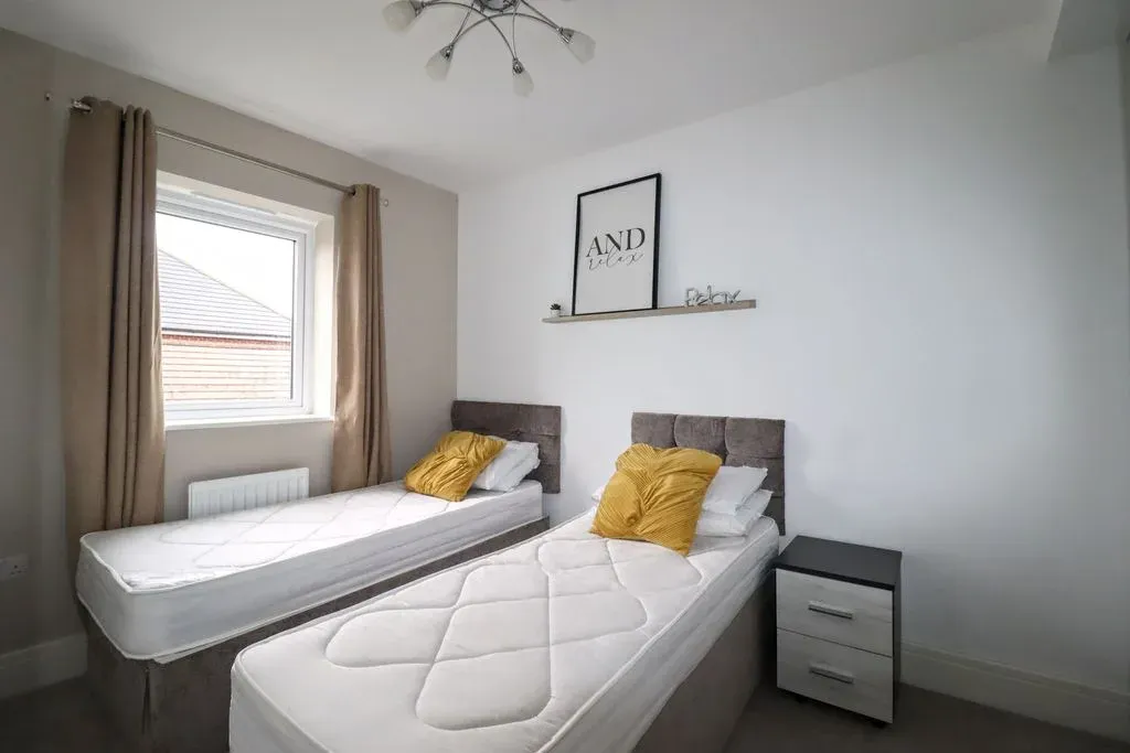 Knights Crescent, Bletchley, Milton Keynes, Buckinghamshire, MK2 2FJ, photo 7