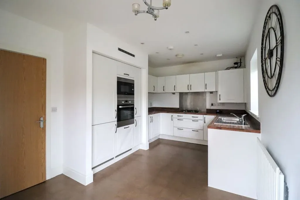 Knights Crescent, Bletchley, Milton Keynes, Buckinghamshire, MK2 2FJ, photo 10