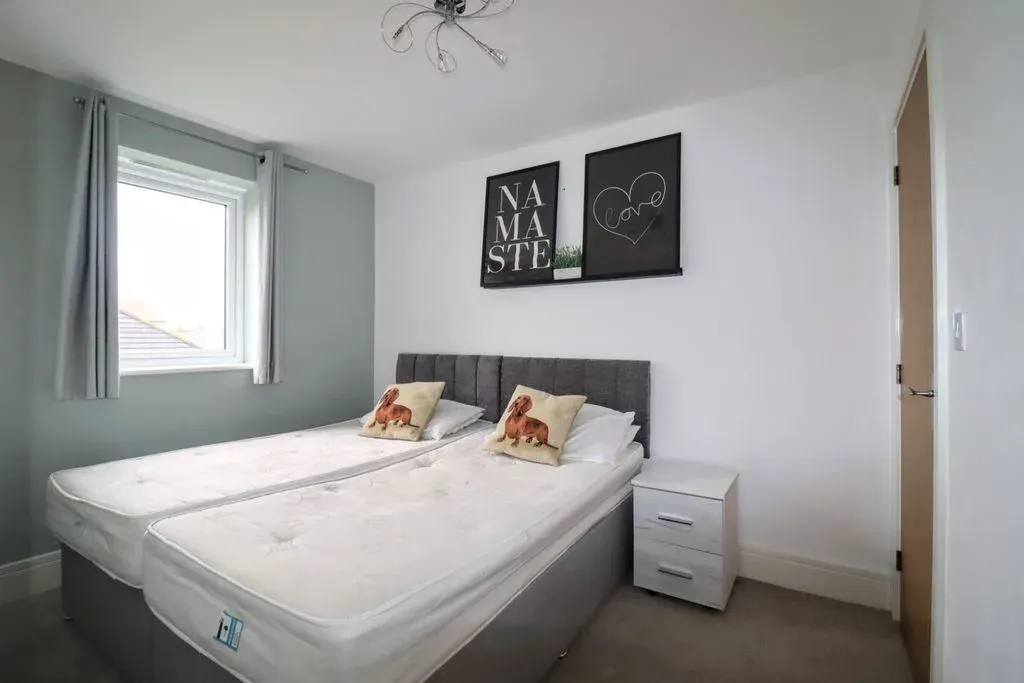 Knights Crescent, Bletchley, Milton Keynes, Buckinghamshire, MK2 2FJ, photo 13