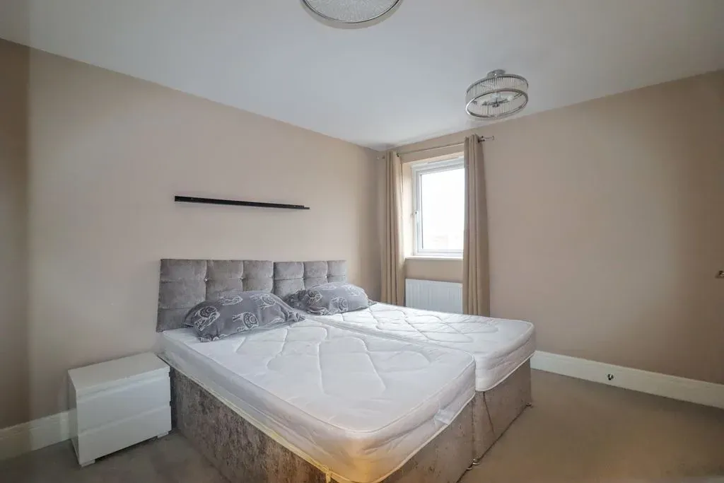 Knights Crescent, Bletchley, Milton Keynes, Buckinghamshire, MK2 2FJ, photo 8