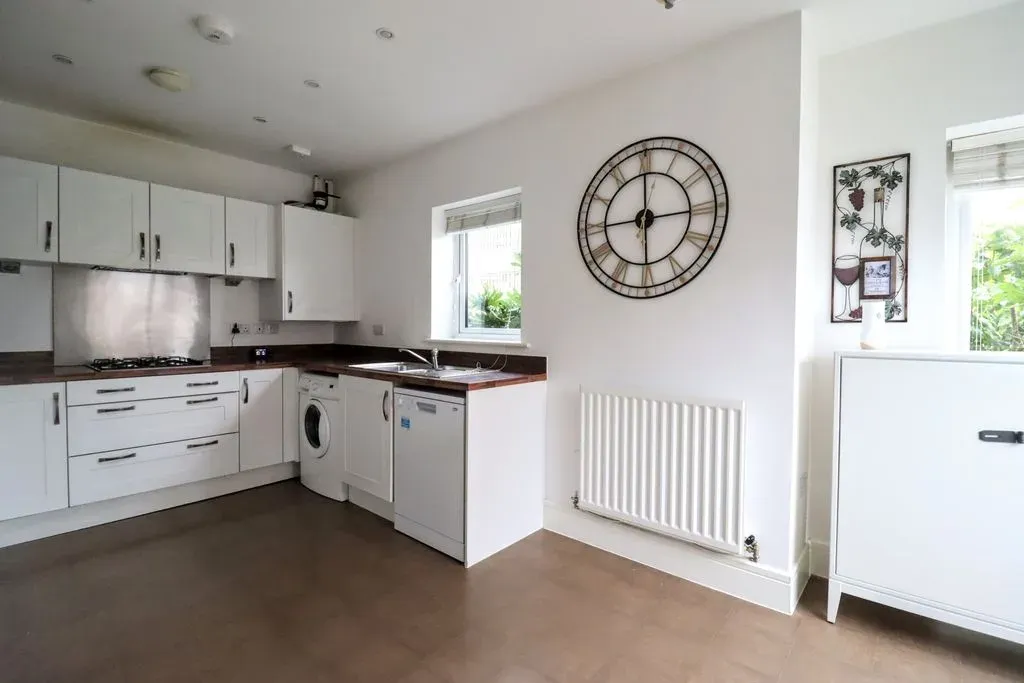 Knights Crescent, Bletchley, Milton Keynes, Buckinghamshire, MK2 2FJ, photo 17