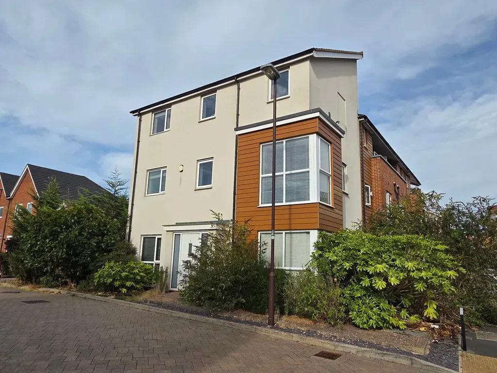 Knights Crescent, Bletchley, Milton Keynes, Buckinghamshire, MK2 2FJ, photo 20