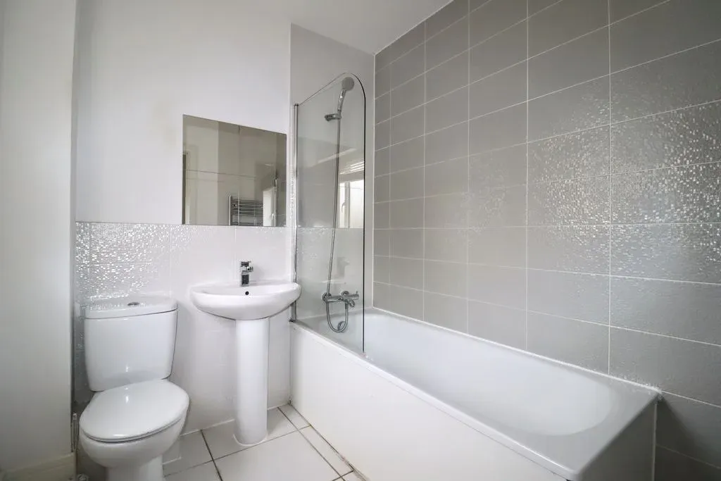 Knights Crescent, Bletchley, Milton Keynes, Buckinghamshire, MK2 2FJ, photo 5