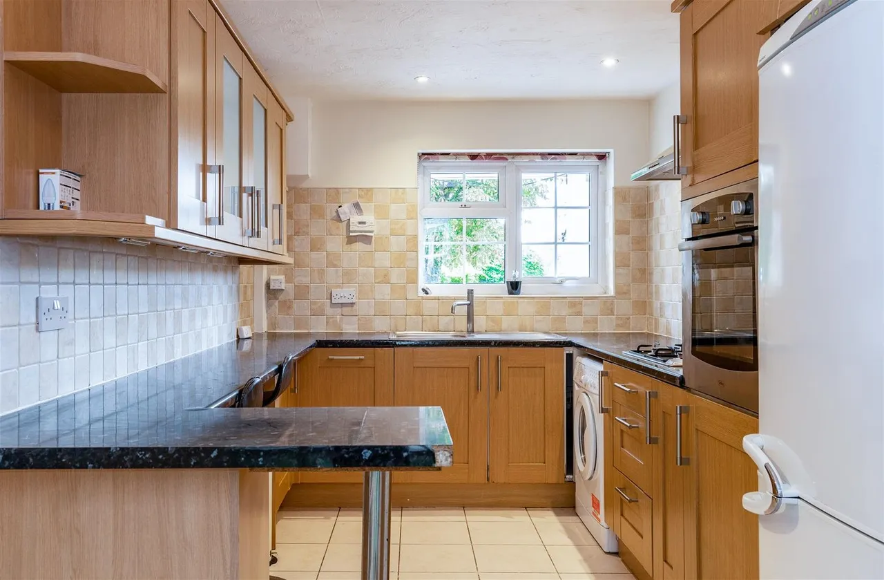 Hill Avenue, Hazlemere, HP15, photo 2