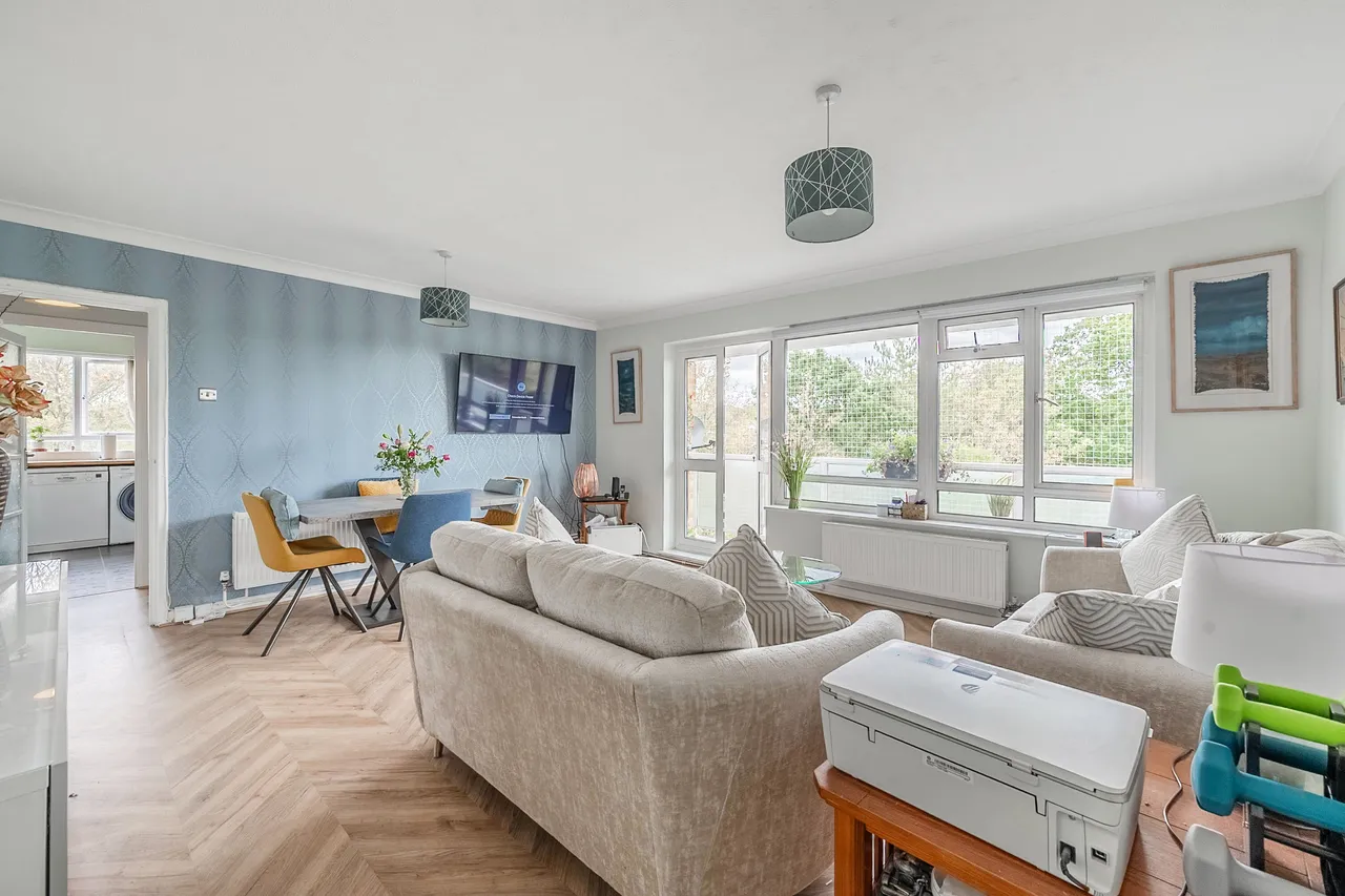 1 bed flat for sale — 107 Dove Park, Pinner