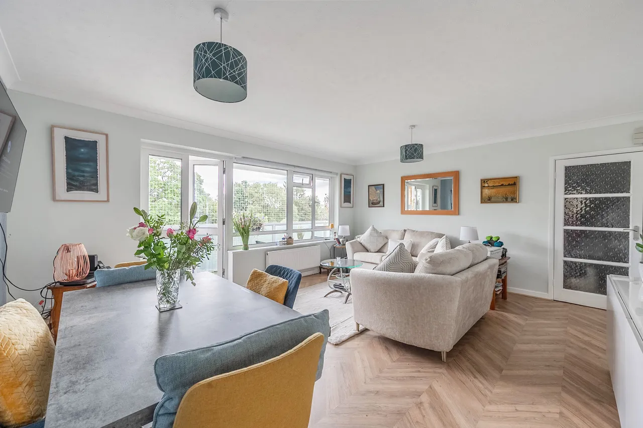 107 Dove Park, Pinner, photo 3