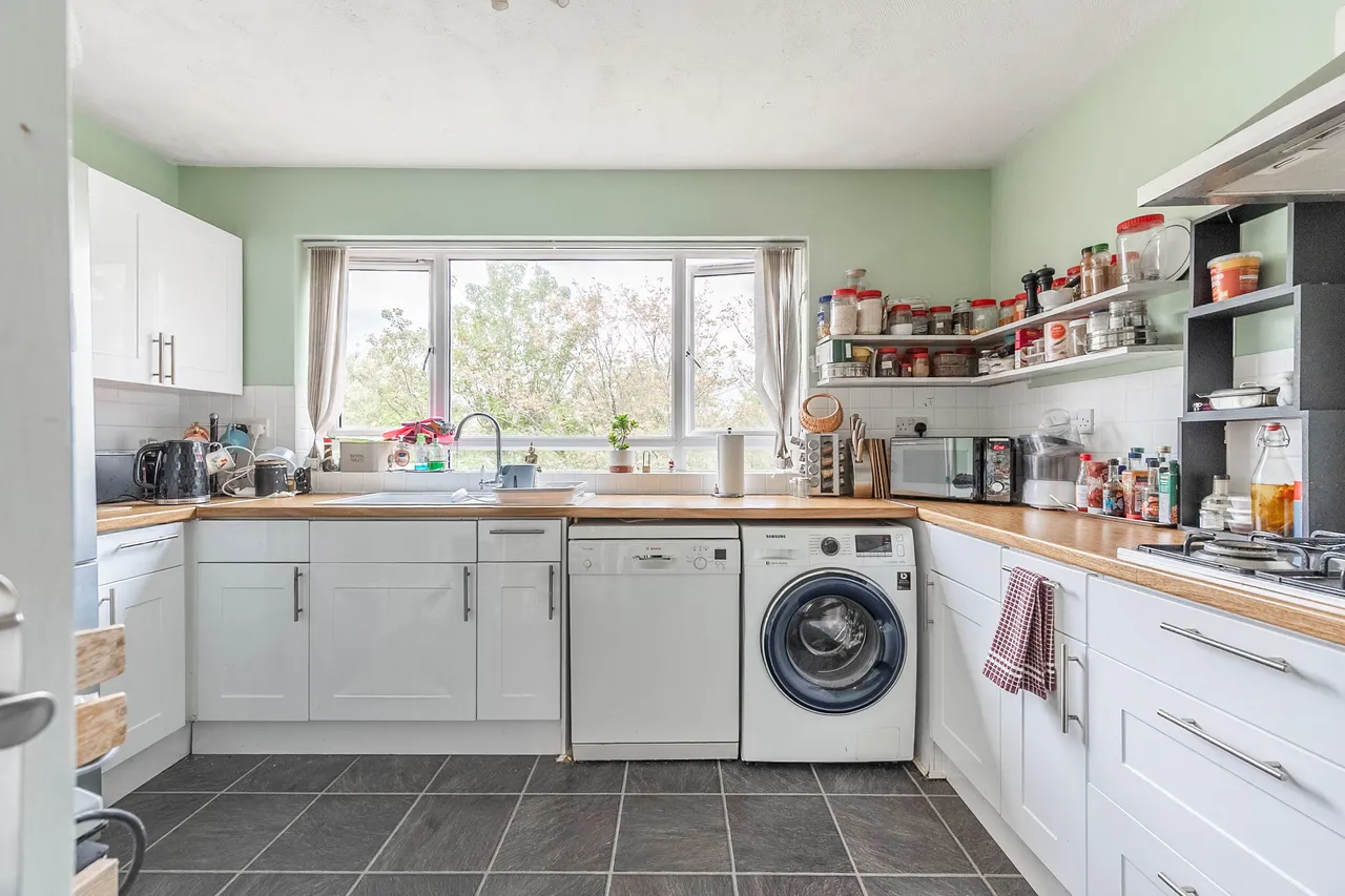 107 Dove Park, Pinner, photo 5