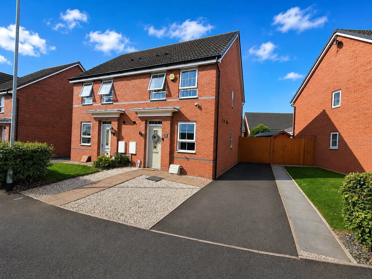2 bed house for sale — Hallum Way, Hednesford, Cannock, Staffordshire, WS12