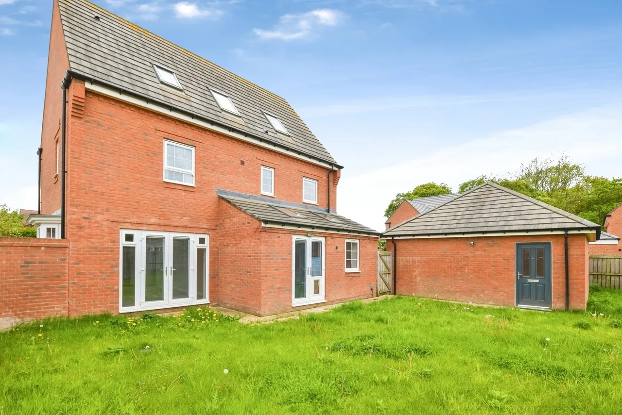Cotcliffe Way, Nunthorpe, Middlesbrough, North Yorkshire, TS7, photo 11