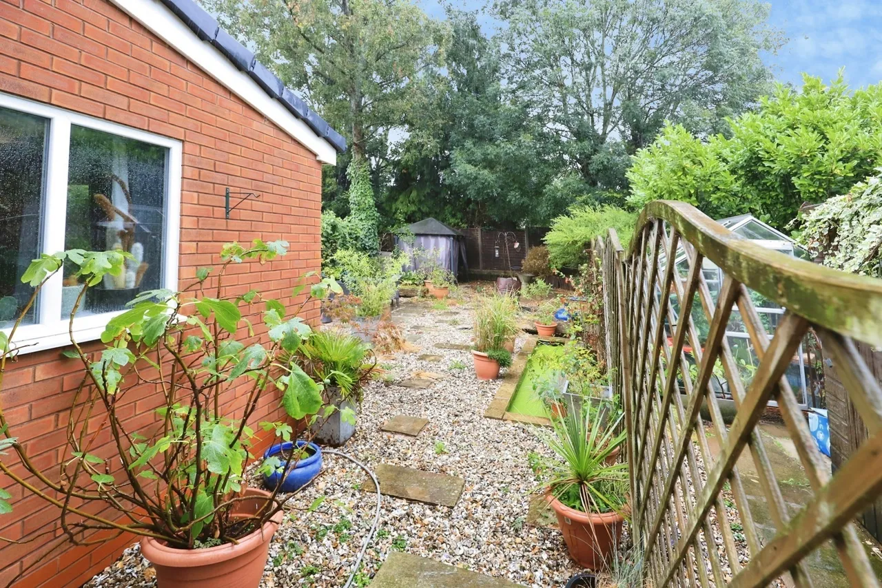 Birches Barn Road, Wolverhampton, WV3, photo 15