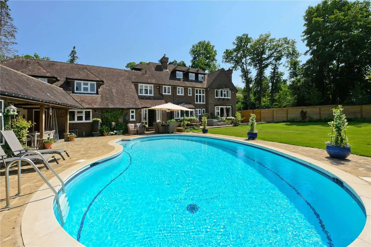 Old Woking Road, West Byfleet, Surrey, KT14 6HU, photo 11