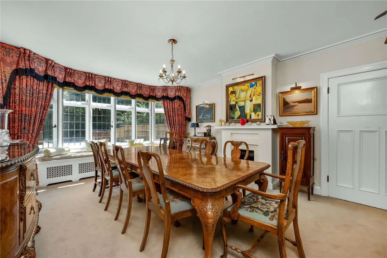 Old Woking Road, West Byfleet, Surrey, KT14 6HU, photo 6