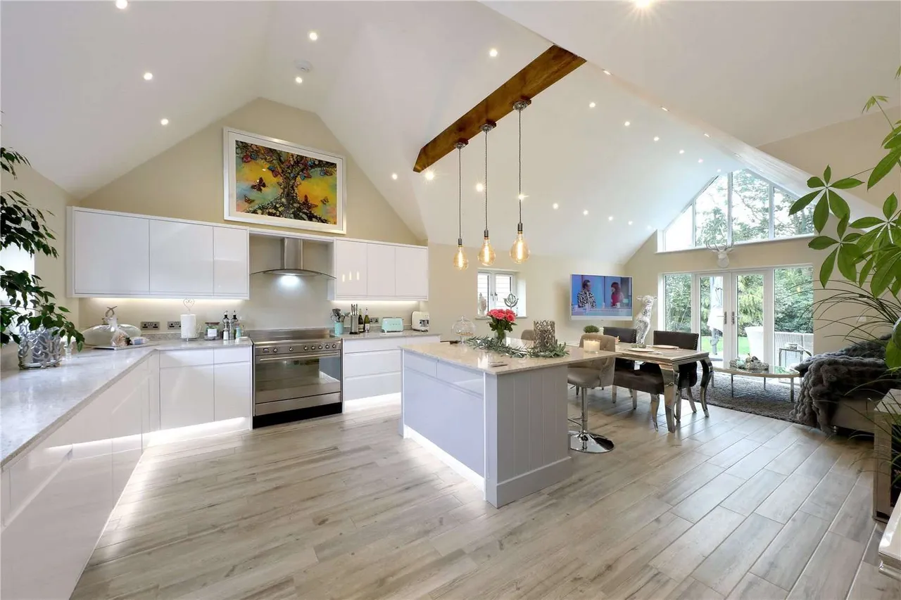 Ledgemore Lane, Great Gaddesden, Hemel Hempstead, Hertfordshire, HP2 6HB, photo 3
