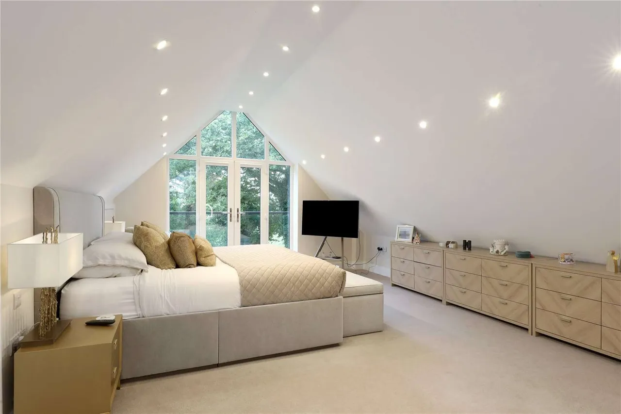 Ledgemore Lane, Great Gaddesden, Hemel Hempstead, Hertfordshire, HP2 6HB, photo 8
