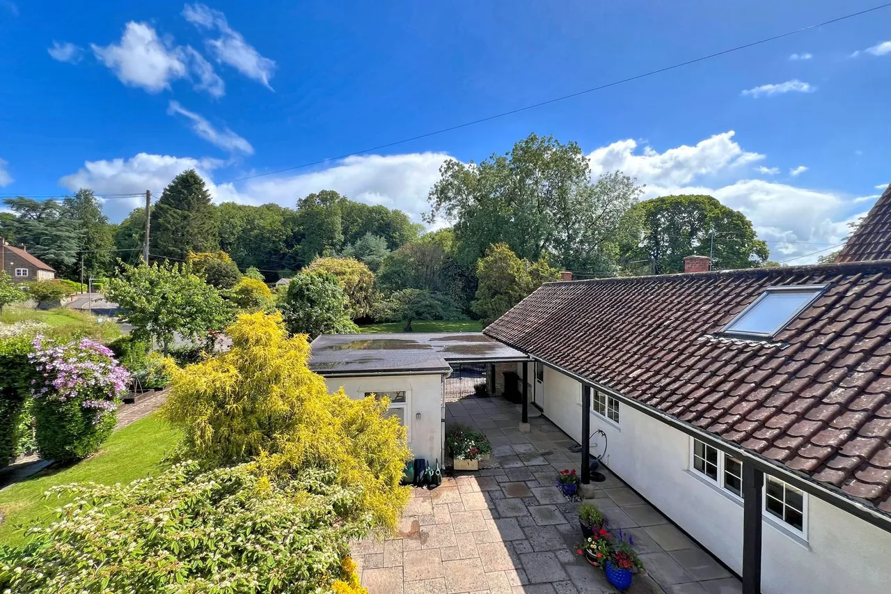 Stowell Hill Road, Tytherington, photo 4