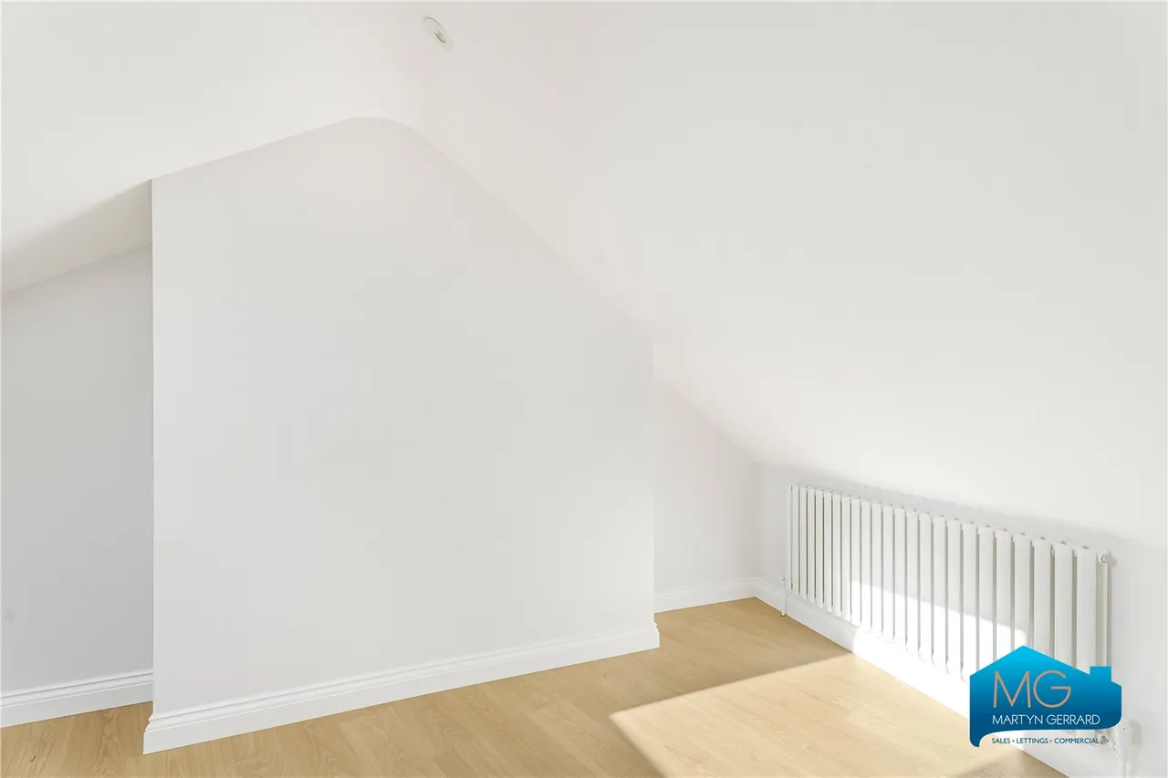 Percy Road, London, N12, photo 17