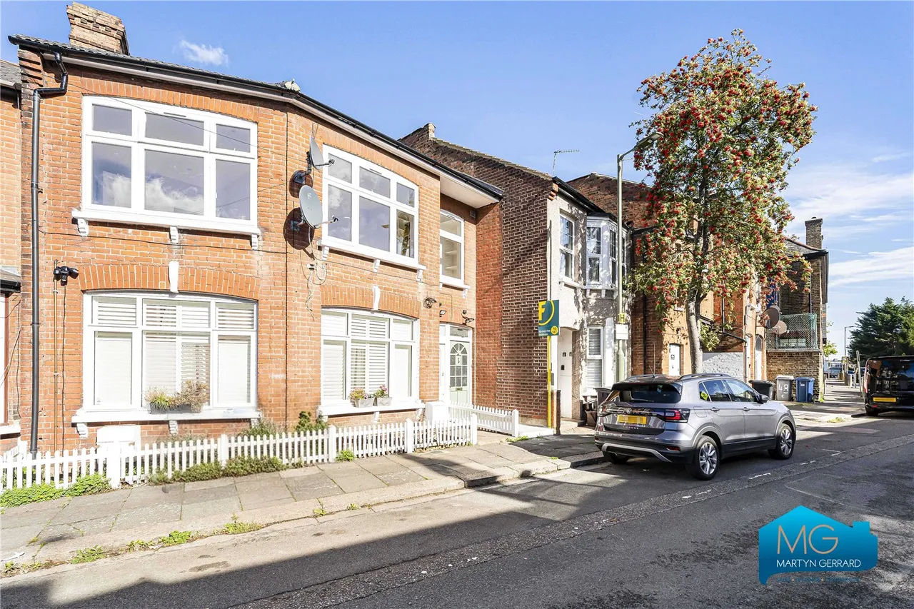 Percy Road, London, N12, photo 19