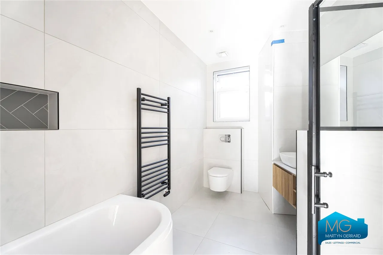 Percy Road, London, N12, photo 15