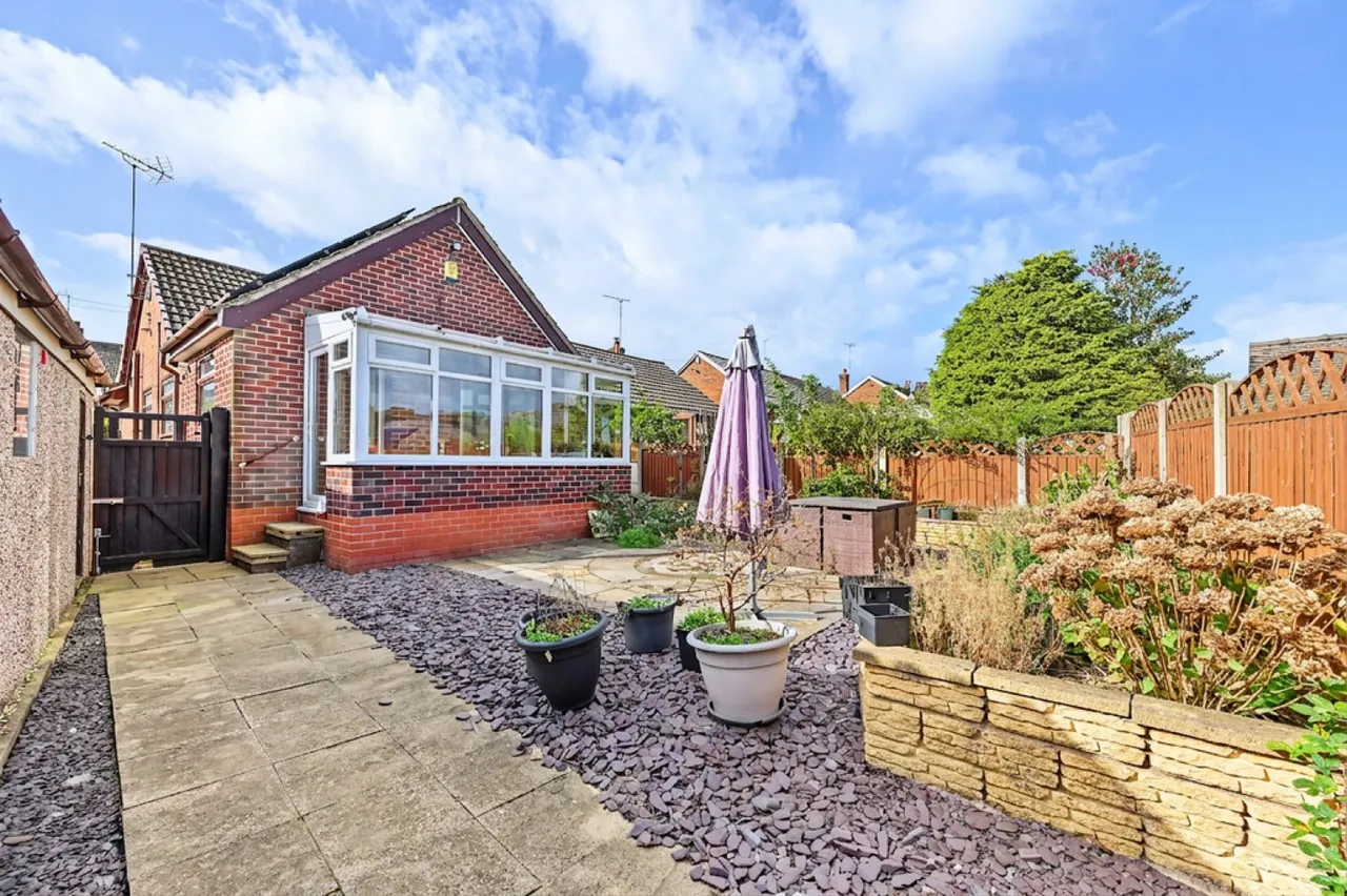 Blythe Avenue, Meir Heath, ST3, photo 17