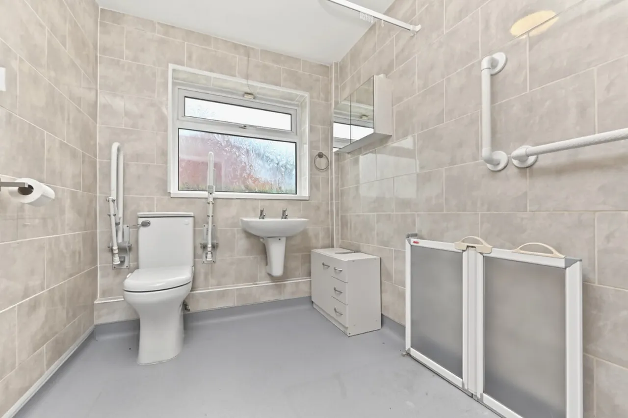 Blythe Avenue, Meir Heath, ST3, photo 9