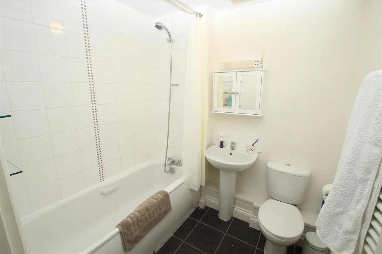 Wye Gardens, High Wycombe, HP12, photo 9