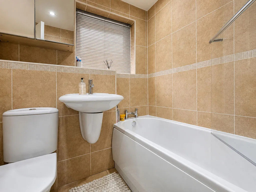 Kestrel Way, Cheslyn Hay, WS6, photo 11