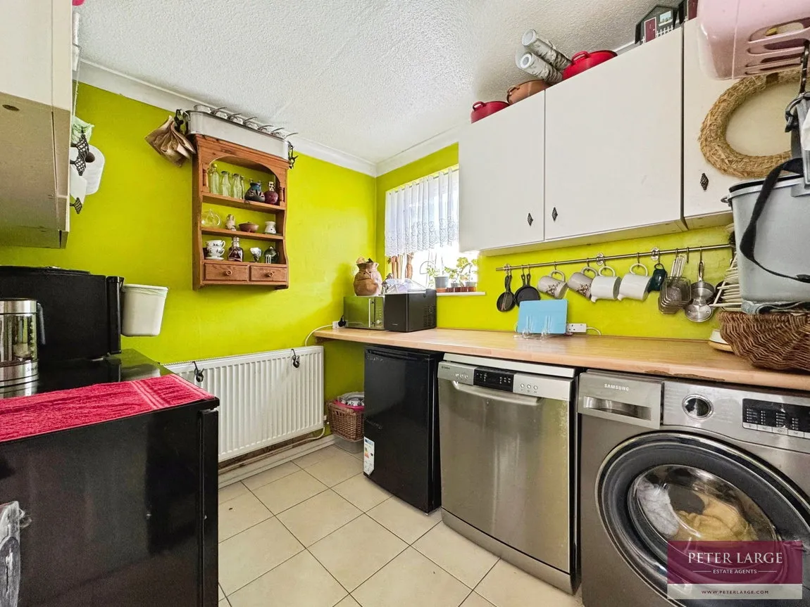 Sandringham Avenue, Rhyl, Denbighshire, LL18 1NF, photo 9