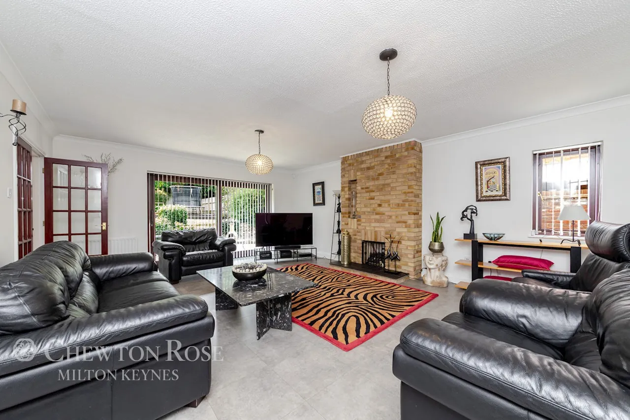 Redland Drive, Loughton, photo 13