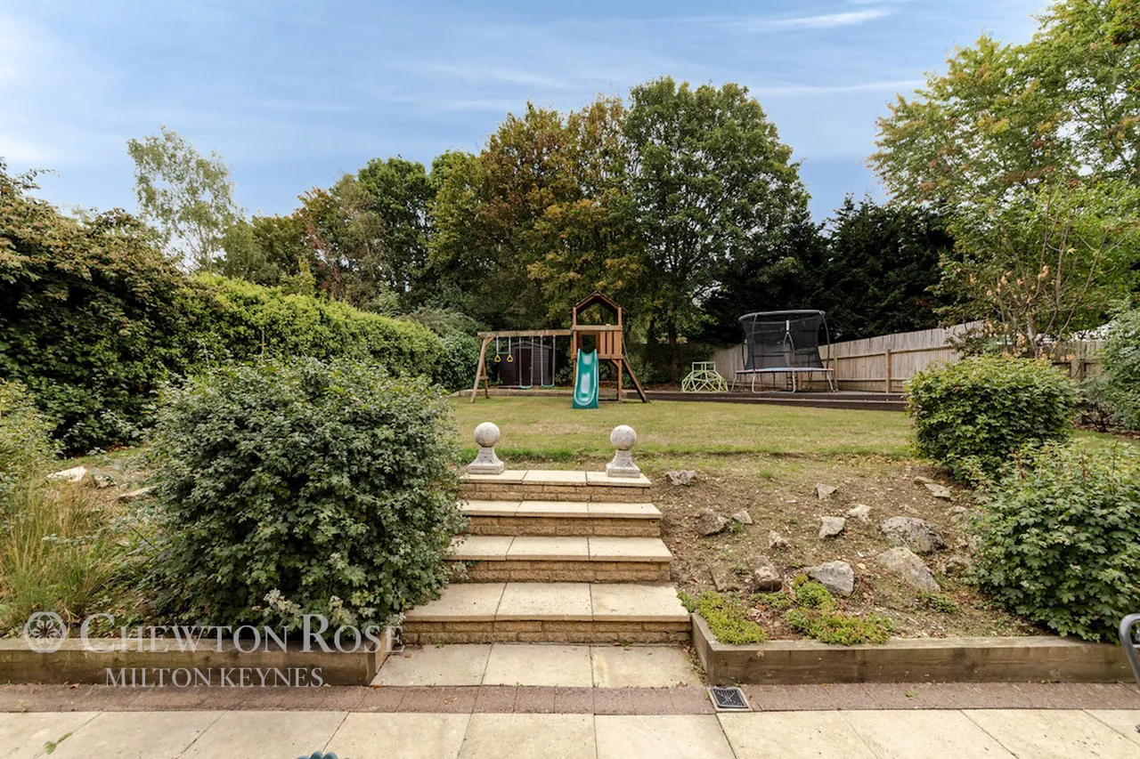 Redland Drive, Loughton, photo 39