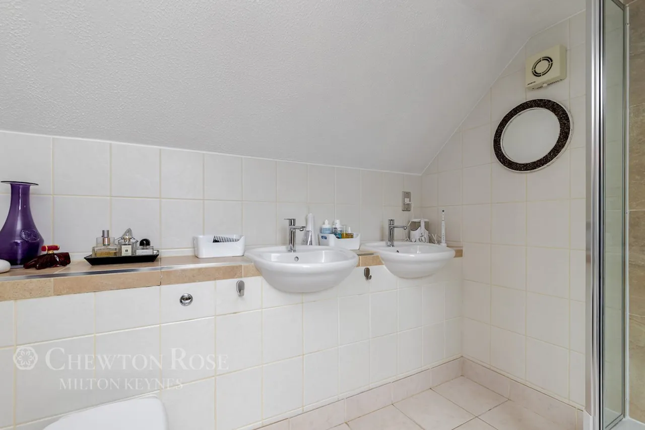 Redland Drive, Loughton, photo 31