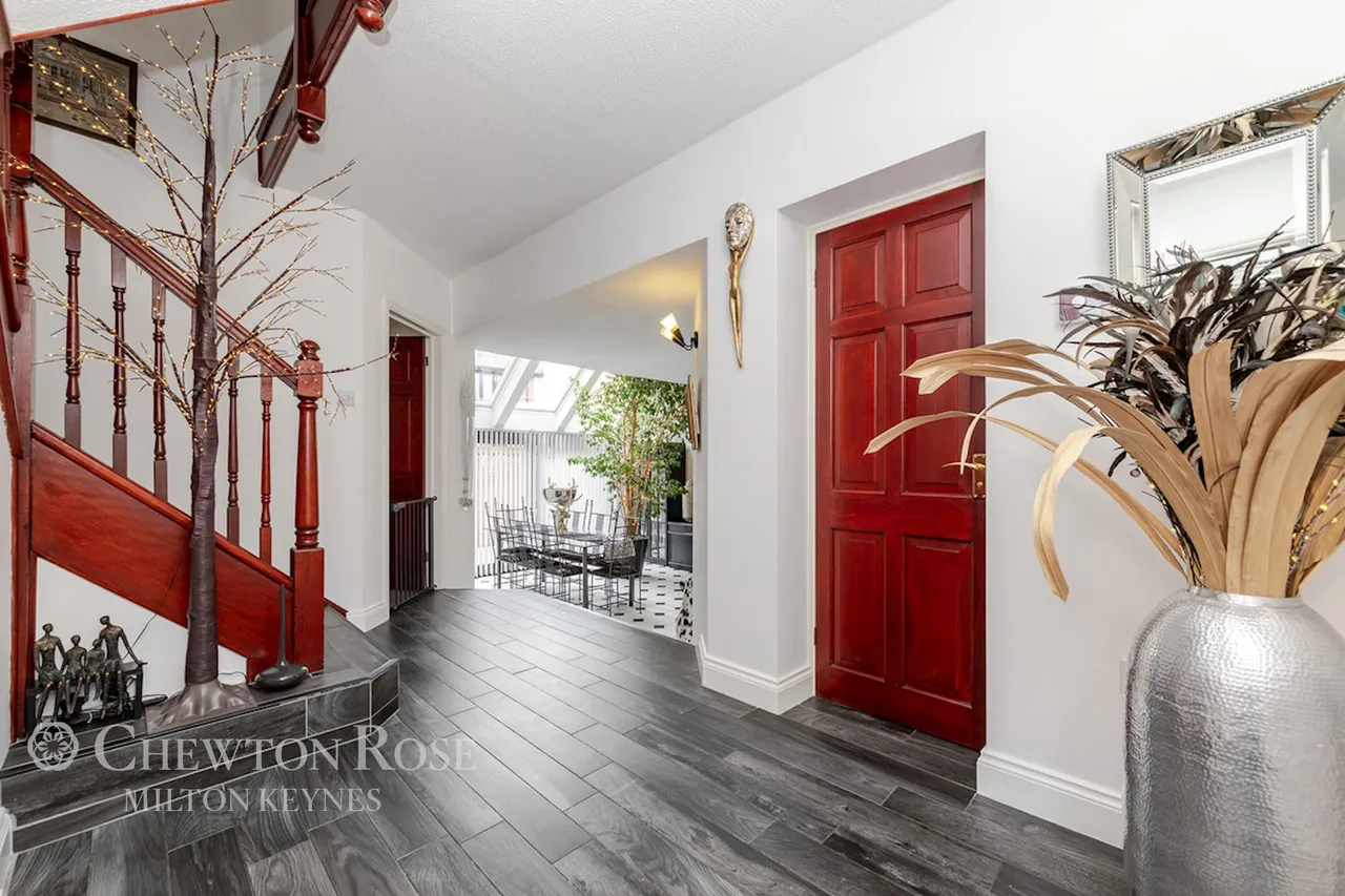 Redland Drive, Loughton, photo 6