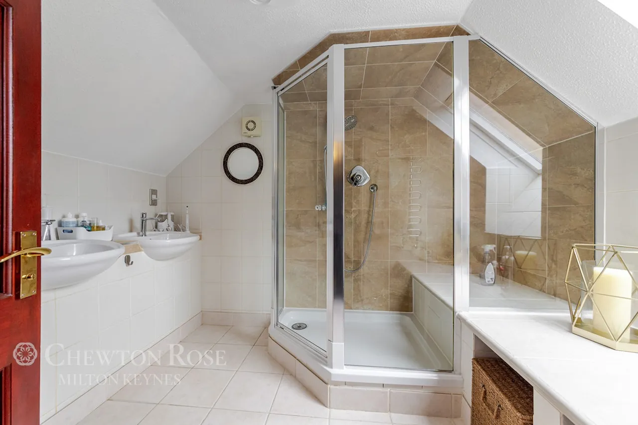 Redland Drive, Loughton, photo 32