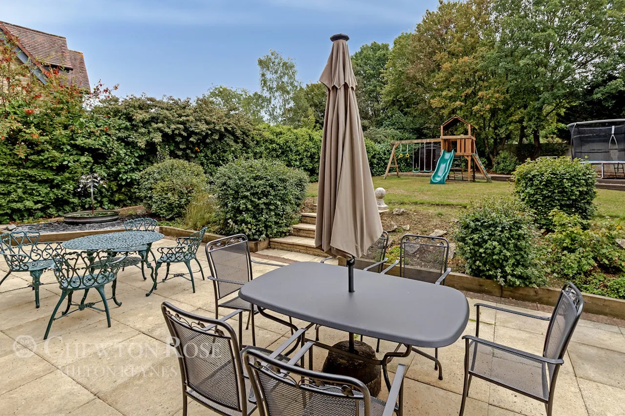 Redland Drive, Loughton, photo 40
